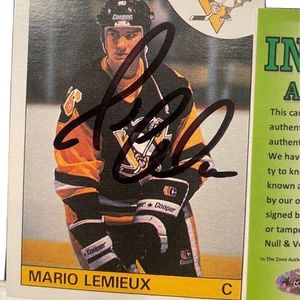1985 Topps Mario Lemieux #9 Signed Autographed Rookie  Authentic by IN THE ZONE